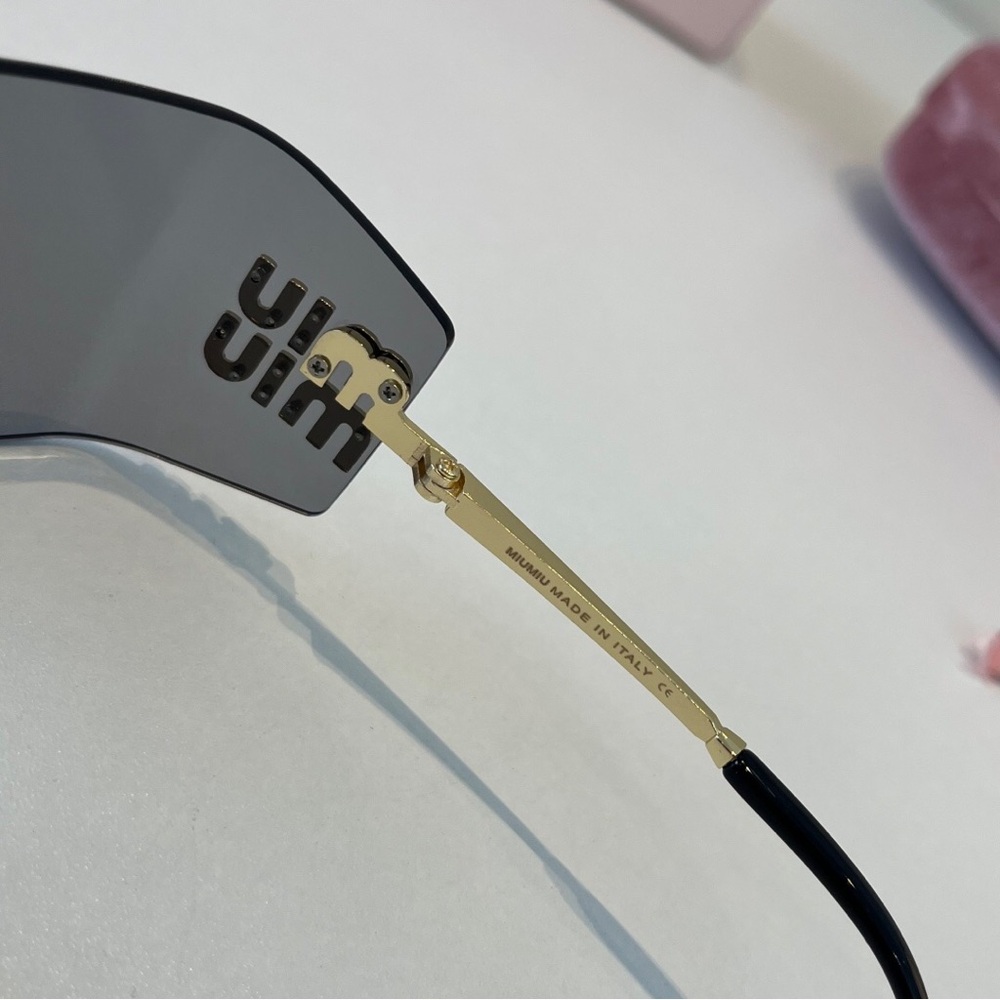 New MIU MIU Sunglasses Gold Dark Gray Lens Runway Wrap Rimless - Picture 4 of 9